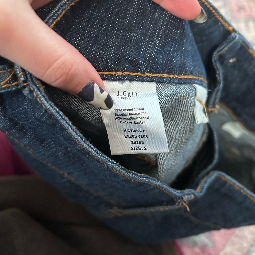 Brandy Melville Denim Skirt - Picture 3 of 3